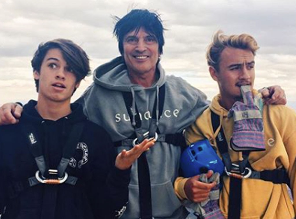 Tommy Lee Parents Tommy Lee Biography Life Interesting Facts / Tommy